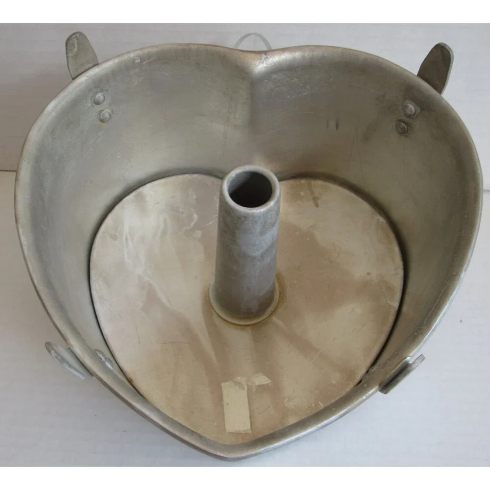 VTG Wilton 7.5 Inch Angel Food 2 Piece Cake Pan Heart Non Stick 1990s Aluminum